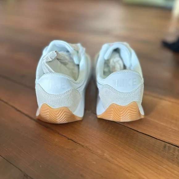 Nike Pacific Sneakers - Picture 4 of 15